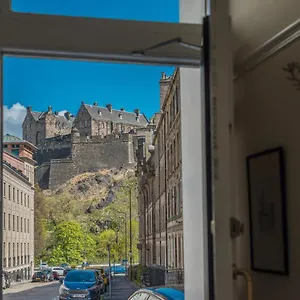Victorian Elegance With Stunning Castle View , Edinburgh United Kingdom